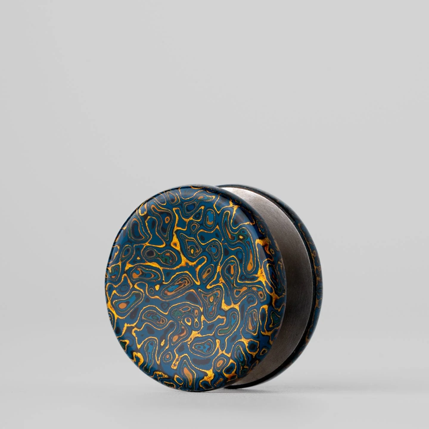 Lacquer Spinner Buttons
